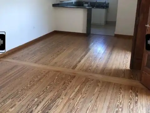 Casa moderna reciclada en planta alta con terraza privada – LA PLATA