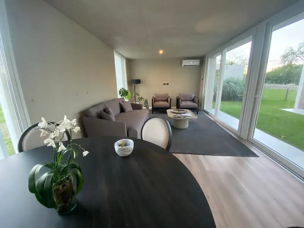 Casa - 150  m² Cubierta | 3 dormitorios | A Estrenar | 2 baños | 4 ambientes | 2 cocheras