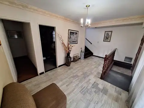 Oficina 5 ambientes con 2 baños