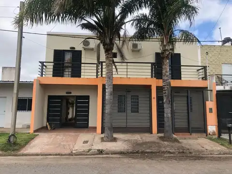 CASA CENTRO ORO VERDE 3 DORM PATIO QUINCHO COCHERA