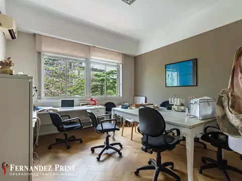 Semipiso 8 ambientes en San Nicolás con vista a Plaza Lavalle