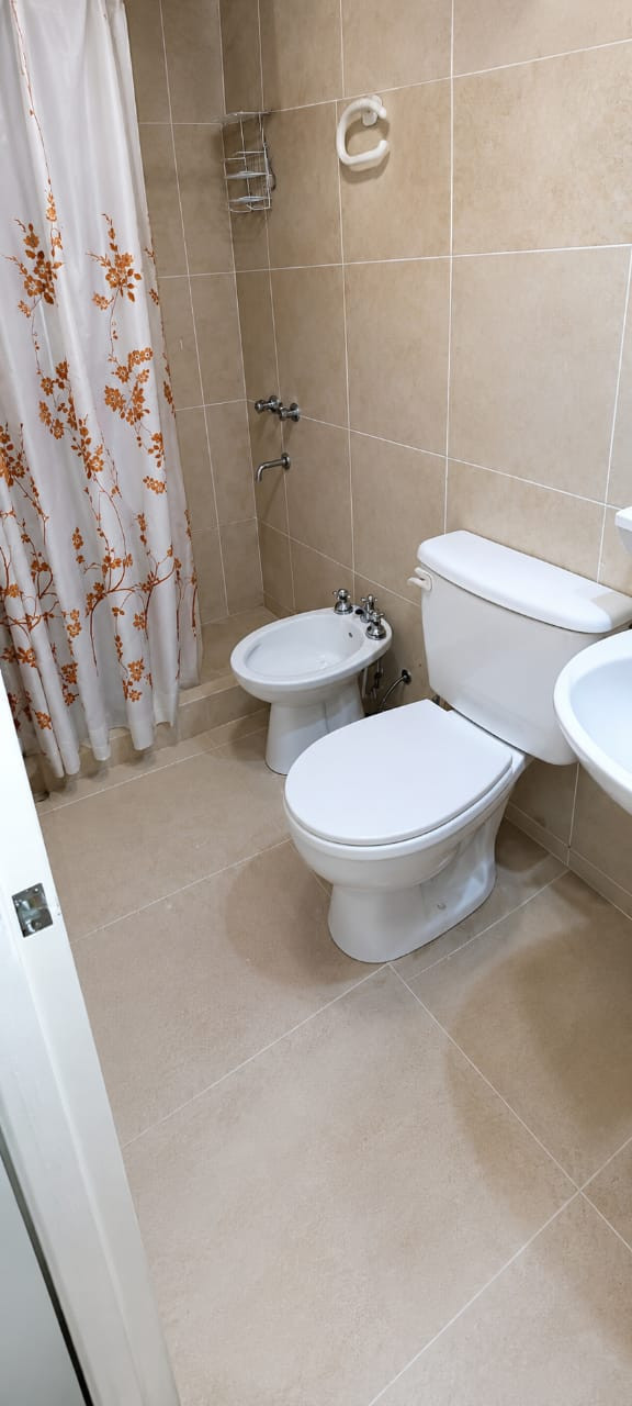 Departamento en Alquiler en La Perla Sur, $ 700.000