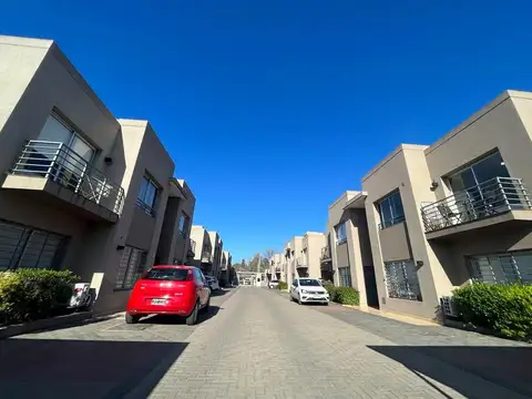 Departamento en Alquiler con 1 cocheras