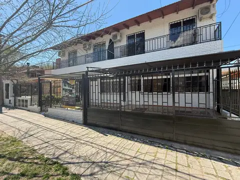 Venta complejo villa carlos paz. 3 loft y 2 deptos