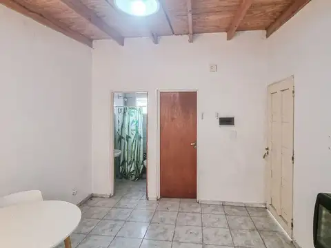 Depto Tipo Casa 2 ambientes con 1 baño