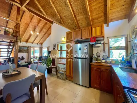 Casa 4 ambientes con 2 baños