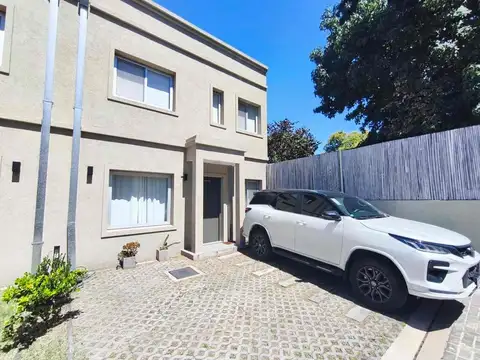 Venta Casa 4 AMB La Mora Barrio Cerrado Hurlingham