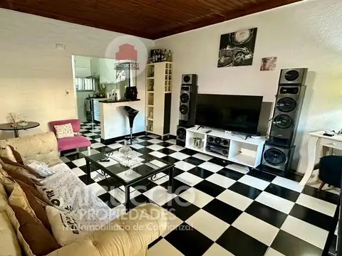 Casa en Venta con 1 cochera