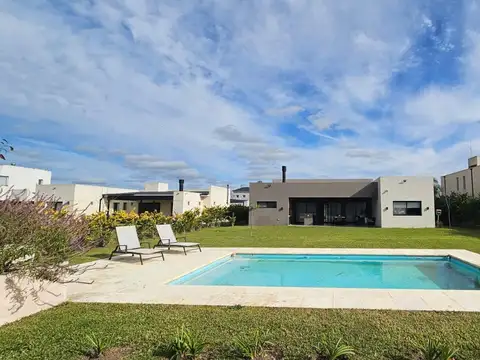 CASA EN ALQUILER CARDALES