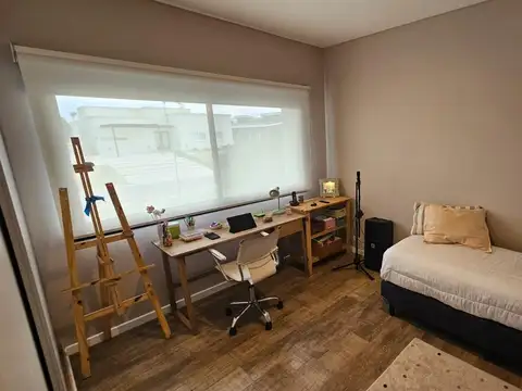 Casa 5 ambientes con 4 baños