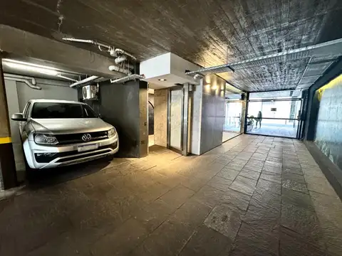 Amplia cochera en venta