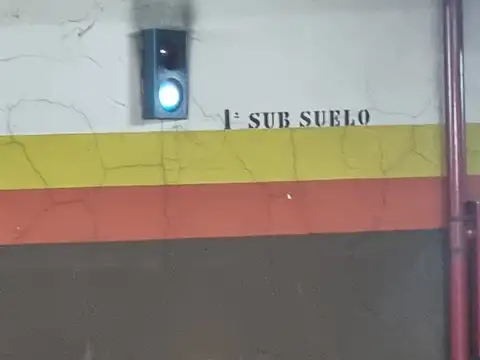 EXCELENTE UBICACION a mts AV RIVADAVIA COCHERA CUBIERTA  PTA SUB-SUELO 1 AMPLIA Y CON BAJAS EXPENSAS