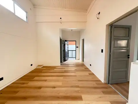 Depto Tipo Casa en Venta en Villa Adelina, USD 109.000