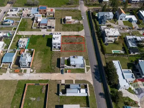 Solares del Parque II 53 y 163 100