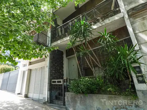 Depto Tipo Casa en Venta en Flores, USD 175.000