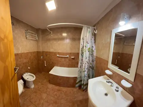 ALQUILER PERMANENTE - DEPARTAMENTO CENTRICO