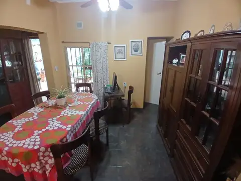 Casa 2 ambientes con 2 baños
