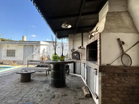 Casa en venta de 4 ambientes en Villa De Mayo, Malvinas Argentinas, GBA Norte