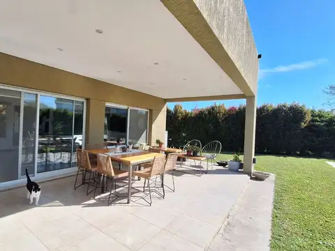 Casa en Alquiler de 4 dormitorios