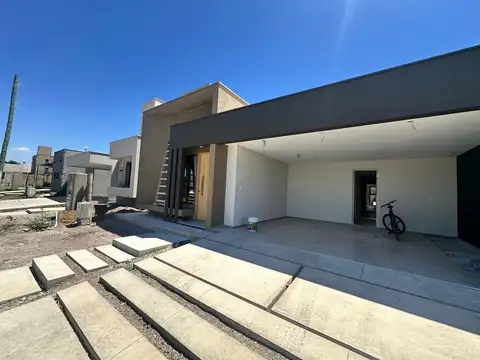 VENTA CASA A ESTRENAR BARRIO PRIVADO CORTADERA III