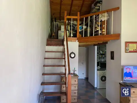Venta de Casa Apta crédito de 5 ambientes con patio y cochera en Beccar