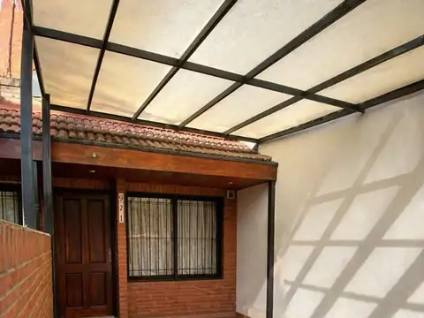 Nicolás Avellaneda 900