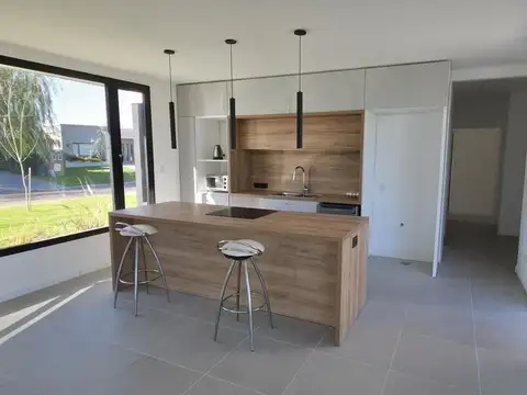 Casa en Venta en San Sebastian, USD 230.000