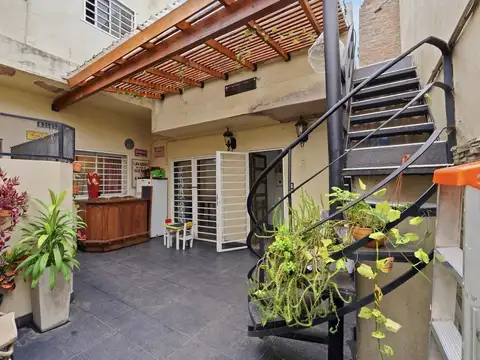 Venta PH 3 ambientes Lomas del Mirador Patio Terraza