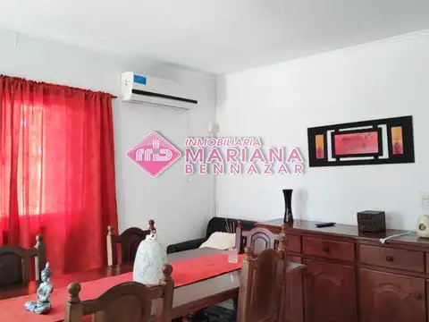 Casa 5 ambientes con 2 baños