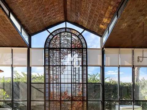 Casa 7 ambientes con 5 baños