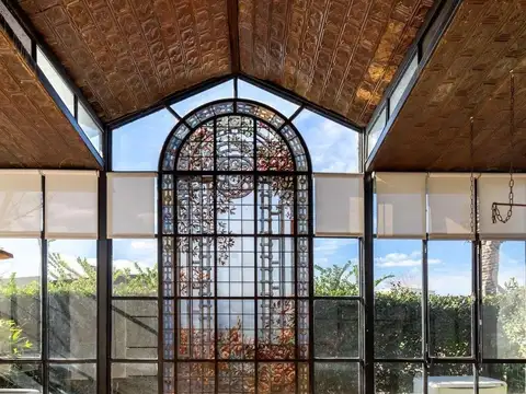 Casa 7 ambientes con 5 baños