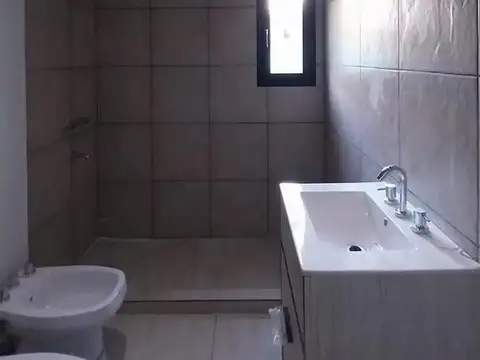 Venta casa 4 ambientes en Barrio El Cazador, Escobar