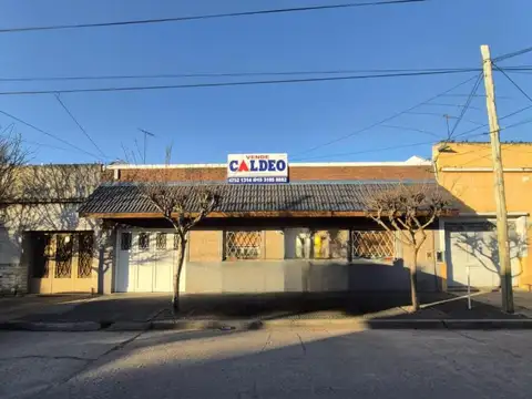 CASA  3 AMB C/ GARAGE, PATIO Y TERRAZA