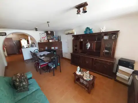 Cesareo B. de Quirós 400