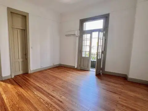 Venta Oficina 4 amb con 2 balcones en Caballito