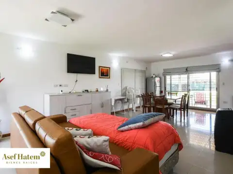 Casa en Venta con 3 cocheras