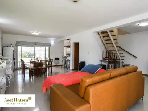 Casa 5 ambientes con 2 baños