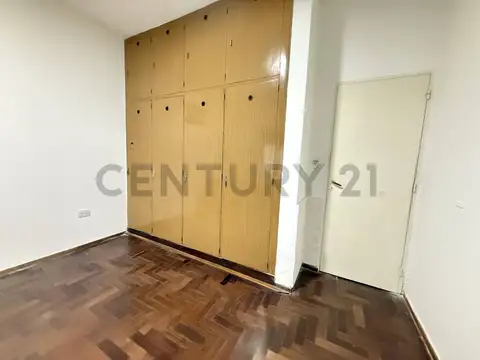 Francisco Sierra 2200, Piso 0