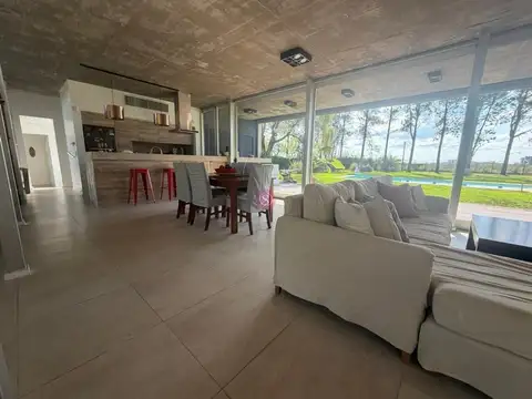 Casa 3 ambientes con 2 baños