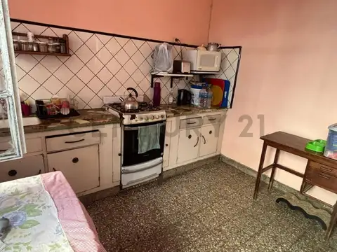 Casa 3 ambientes con 1 baño