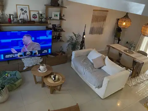 Depto Tipo Casa en Venta en Castelar Norte, USD 162.000