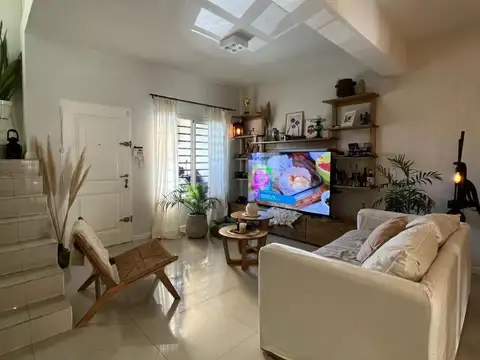 Depto Tipo Casa en Venta con 1 cocheras