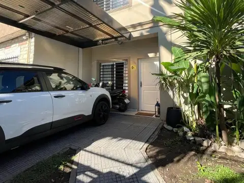 Depto Tipo Casa en Venta de 3 ambientes