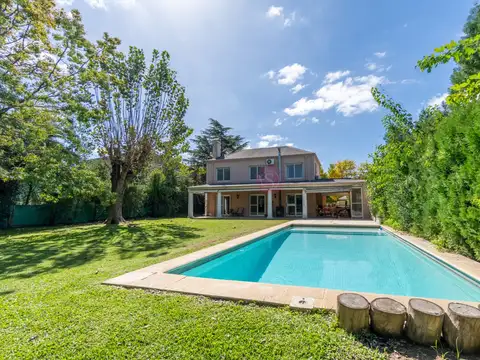 Casa en Venta en Pilar del Este - Los Jazmines, USD 285.000