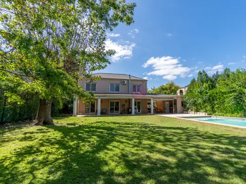 Casa 5 ambientes con 3 baños