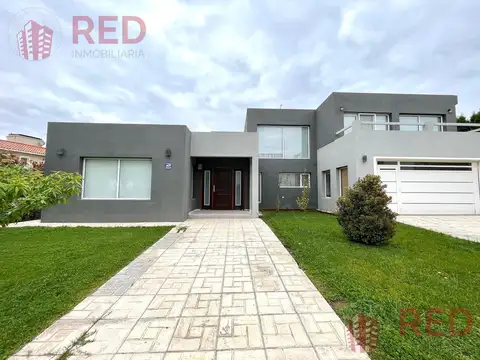 VENDE CASA 3 DORMITORIOS EN COMAHUE GOLF CLUB