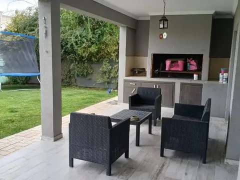 Casa en Venta en Neuquén, USD 550.000