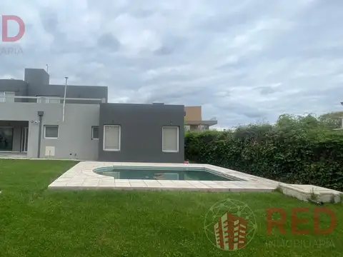 VENDE CASA 3 DORMITORIOS EN COMAHUE GOLF CLUB