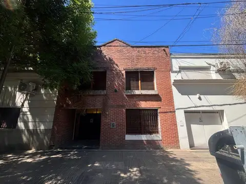 Casa con 238 m² totales, 3 dormitorios en venta en La Plata