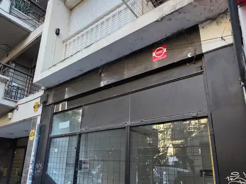 Local Comercial – Amplio – Subsuelo – Dividido – Gas – Exelente Zona